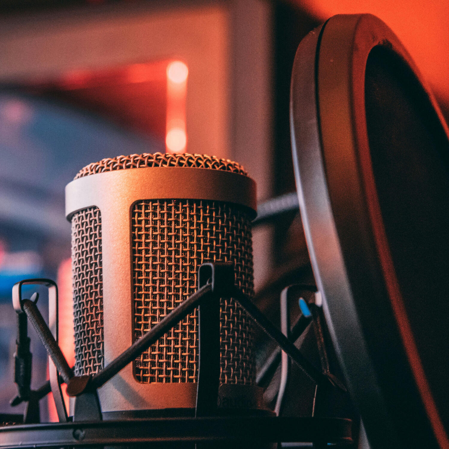 Photo by Thomas Le on Unsplash